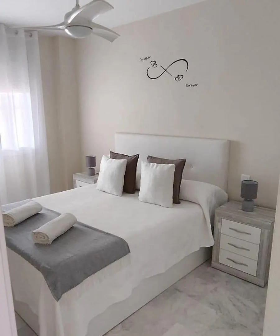 El Gambita Apartment Casares