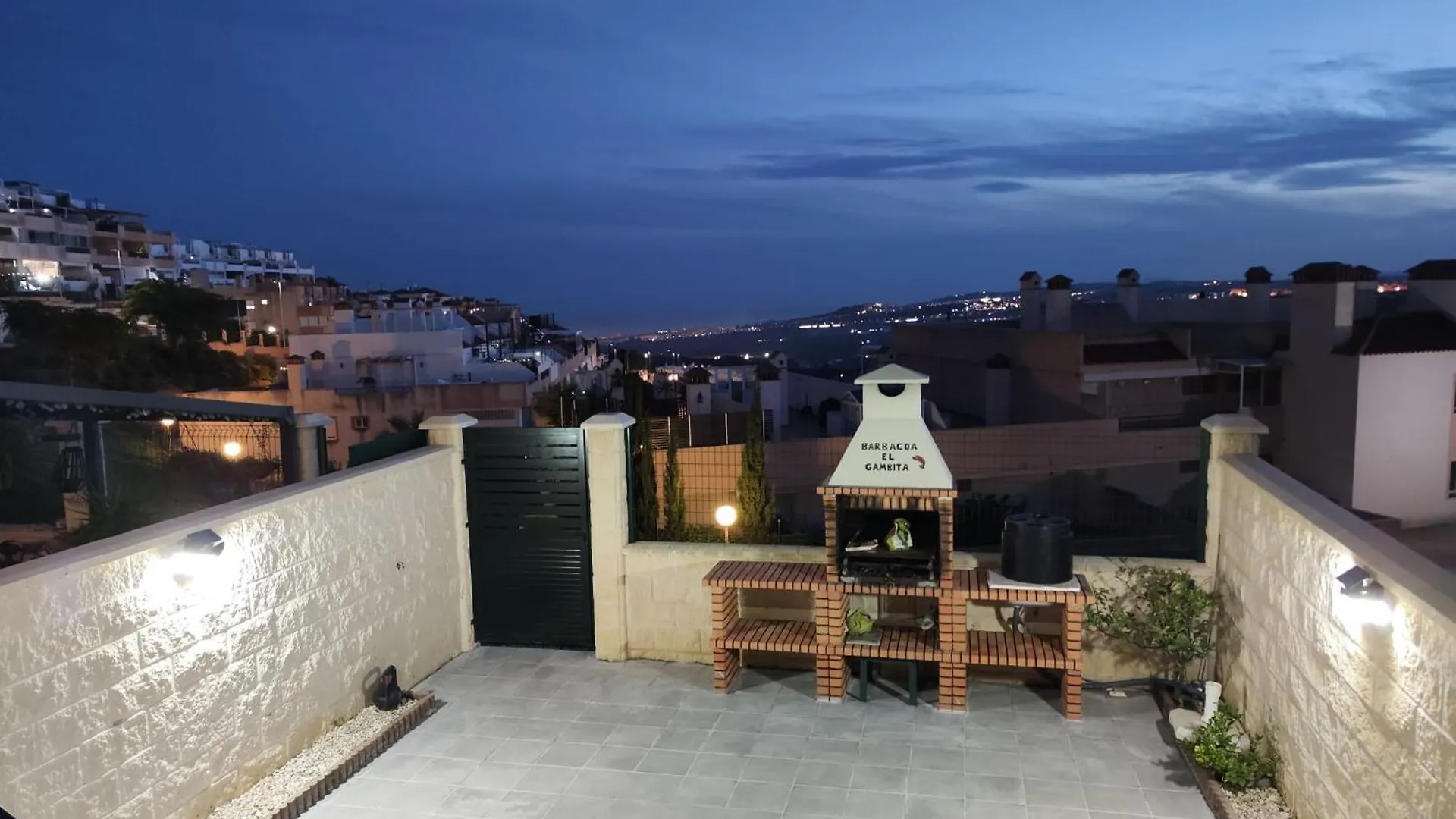 El Gambita Apartment Casares